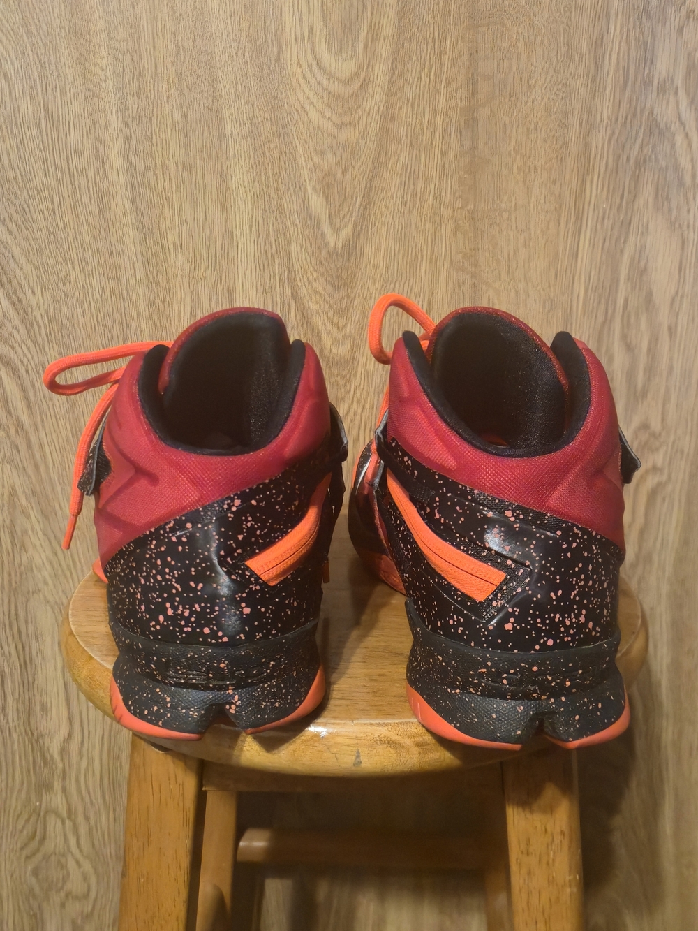 Nike LeBron Soldier 8 Basketball Shoes - Picture 2 of 7